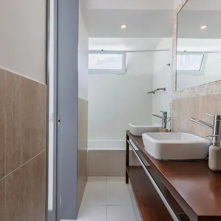 Classic & Super By Lovelystay リスボン